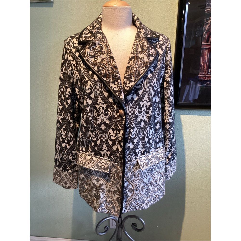 Chicos Womens Novelty Topper Tapestry Jacquard Beaded Jacket Size 1 Black White
